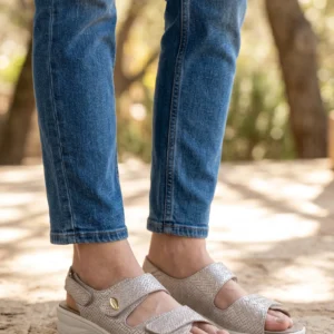 Sandalia velcros Calzados Reno mod. JULIA de Piel Napa Elást en champagne