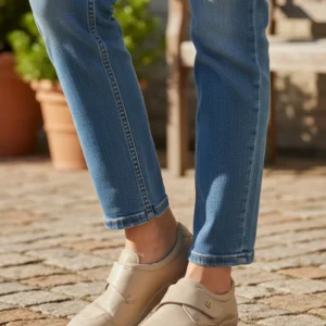 Zapato velcro taupe Calzados Reno mod. 4626 de Lytech en taupe