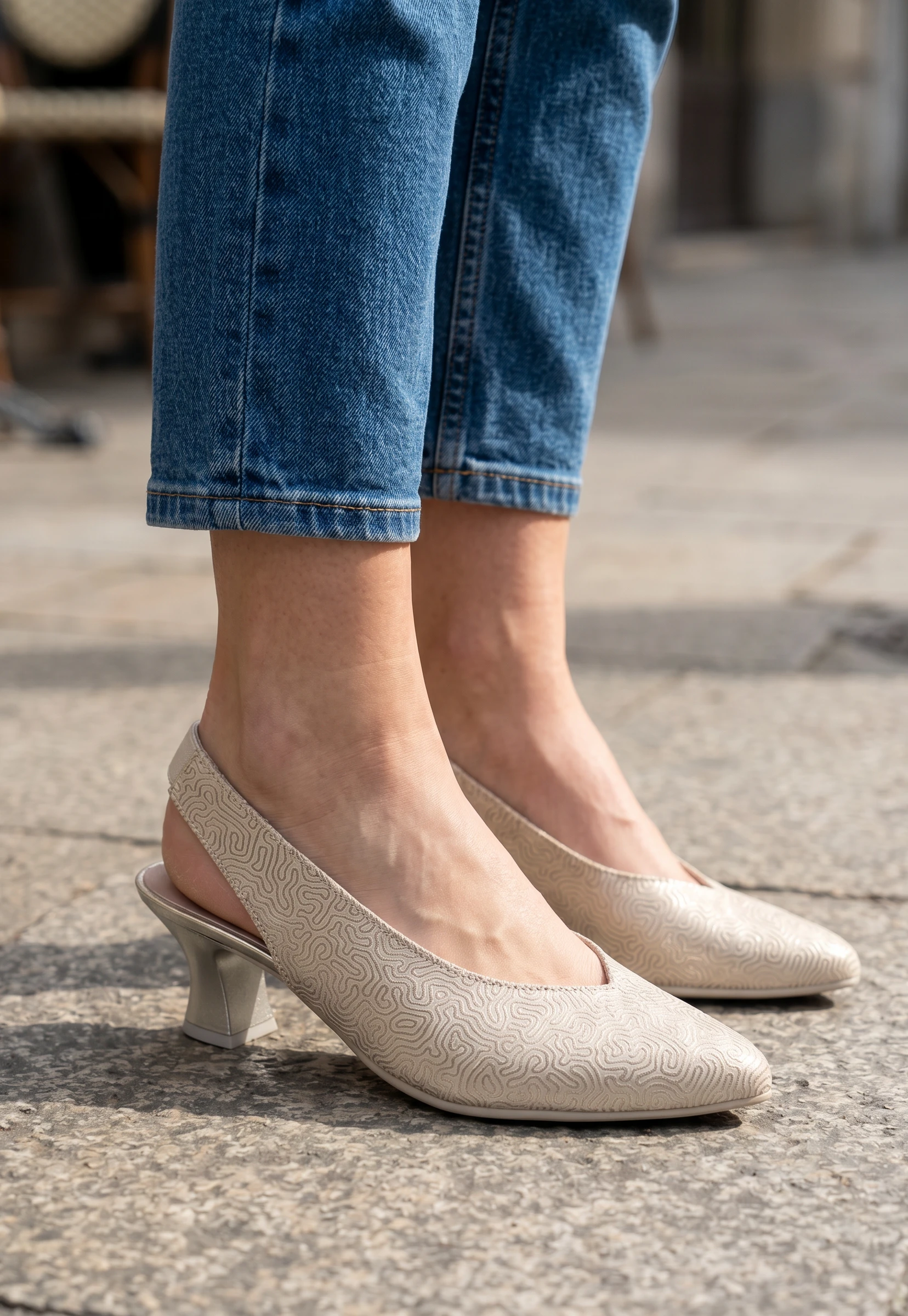 Zapato salon pico de fantasia Pitillos mod. 11180 de Piel en oro