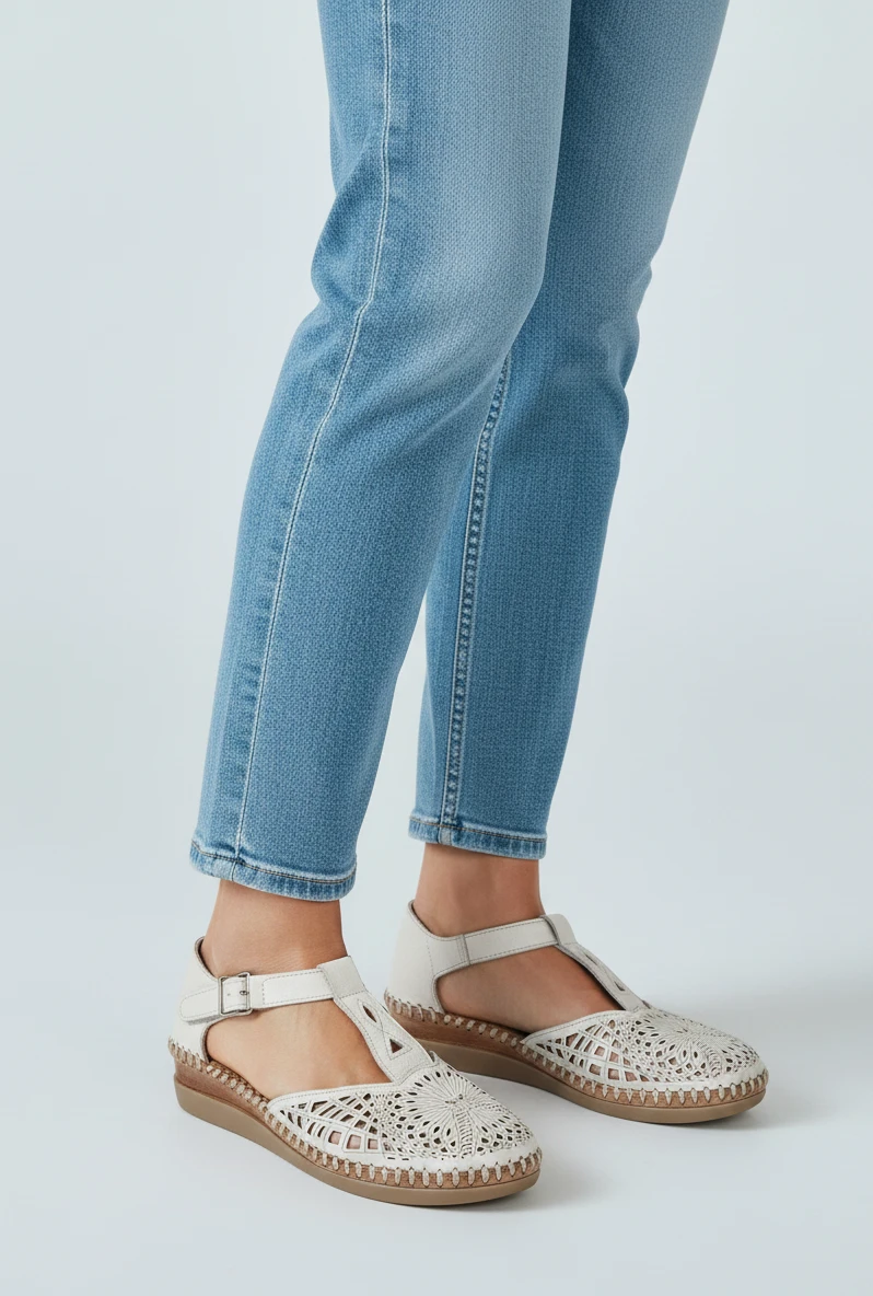 Sandalia cangrejera 48 Horas mod. 614110 de Piel en beig