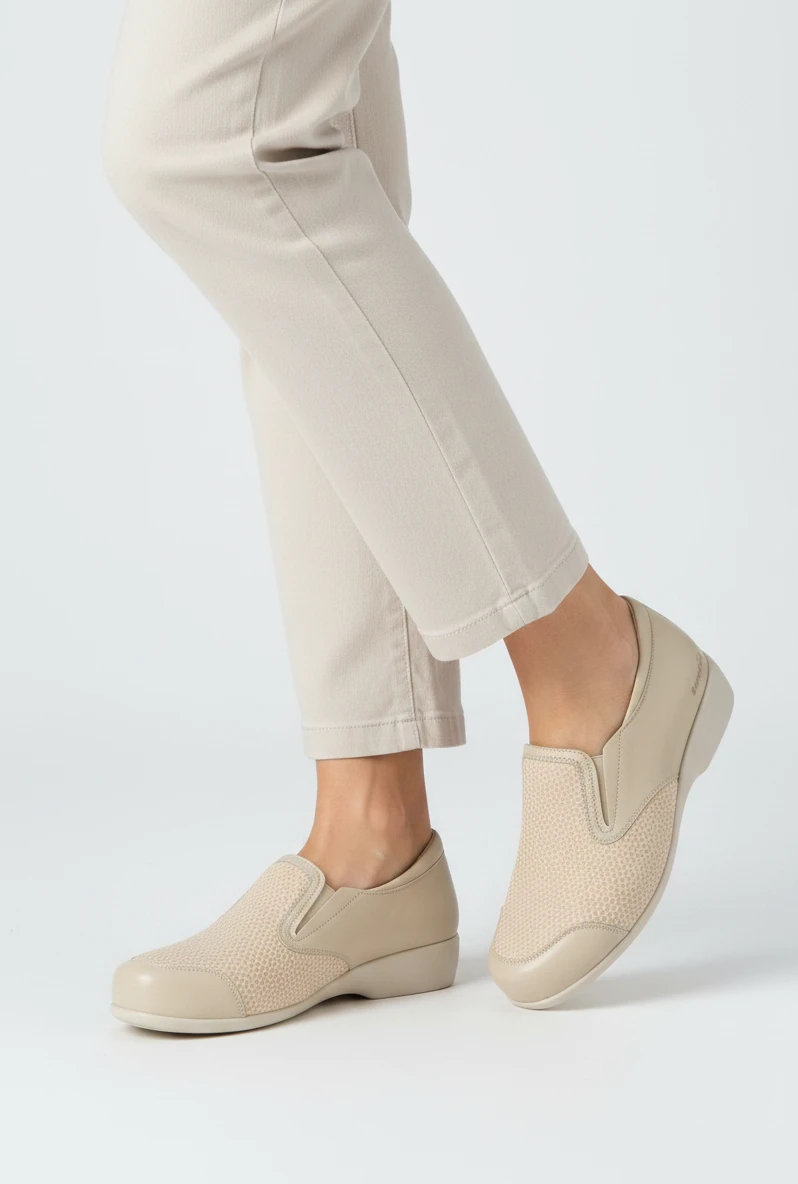 Zapato terapeutico Calzados Reno mod. 82535 de Piel Napa Elást en beig