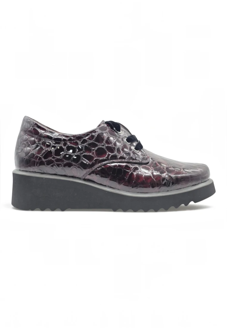 Zapato cordon cuña Calzados Reno mod. 4616 de Charol en burdeos