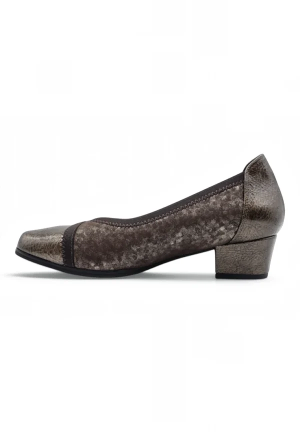 Zapato salón punta charol Dr. Cutillas mod. 81772 de Licra en marron - Imagen 3