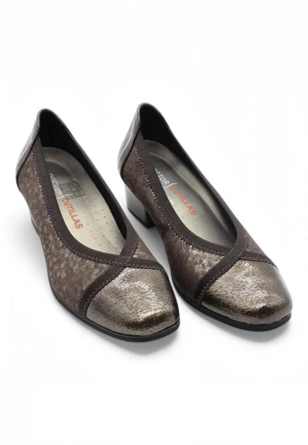 Zapato salón punta charol Dr. Cutillas mod. 81772 de Licra en marron - Imagen 5