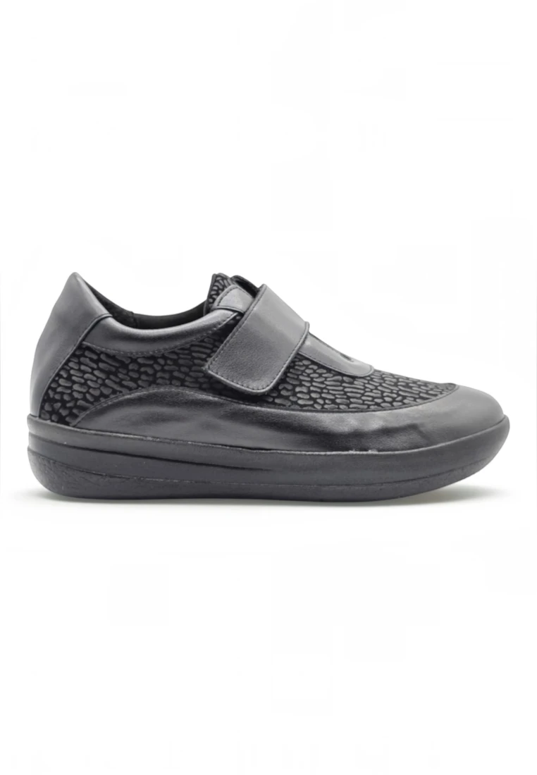 Zapato cómodo Dr. Cutillas mod. 50753 de Piel Napa Elást en negro
